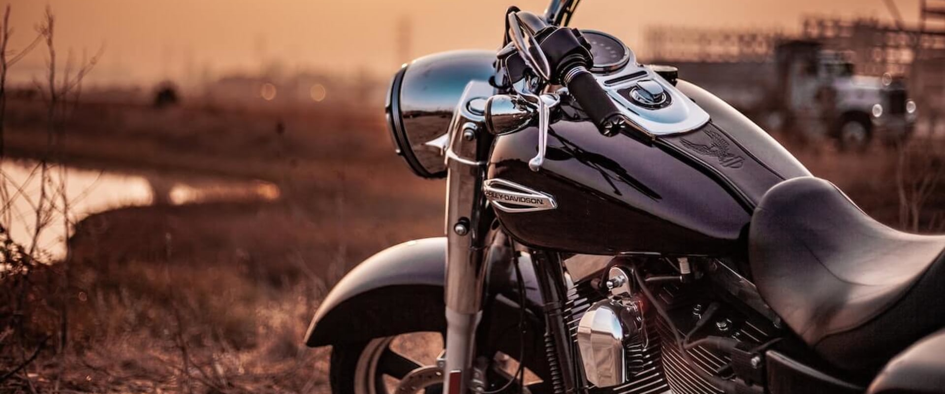 What type of insurance is available for shipping a motorcycle?